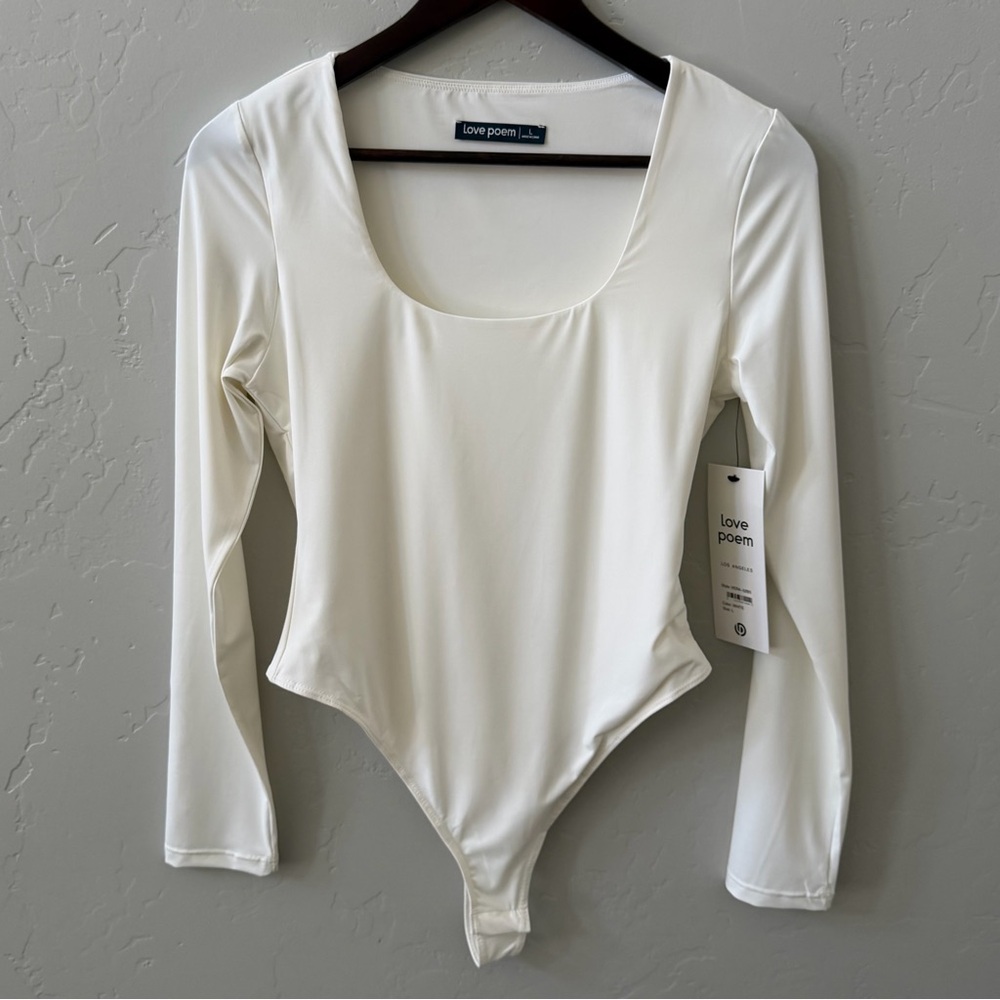 Love Poem White Long Sleeve Scoop Neck Bodysuit Size L NWT Thong Snap Closure - Picture 4 of 11